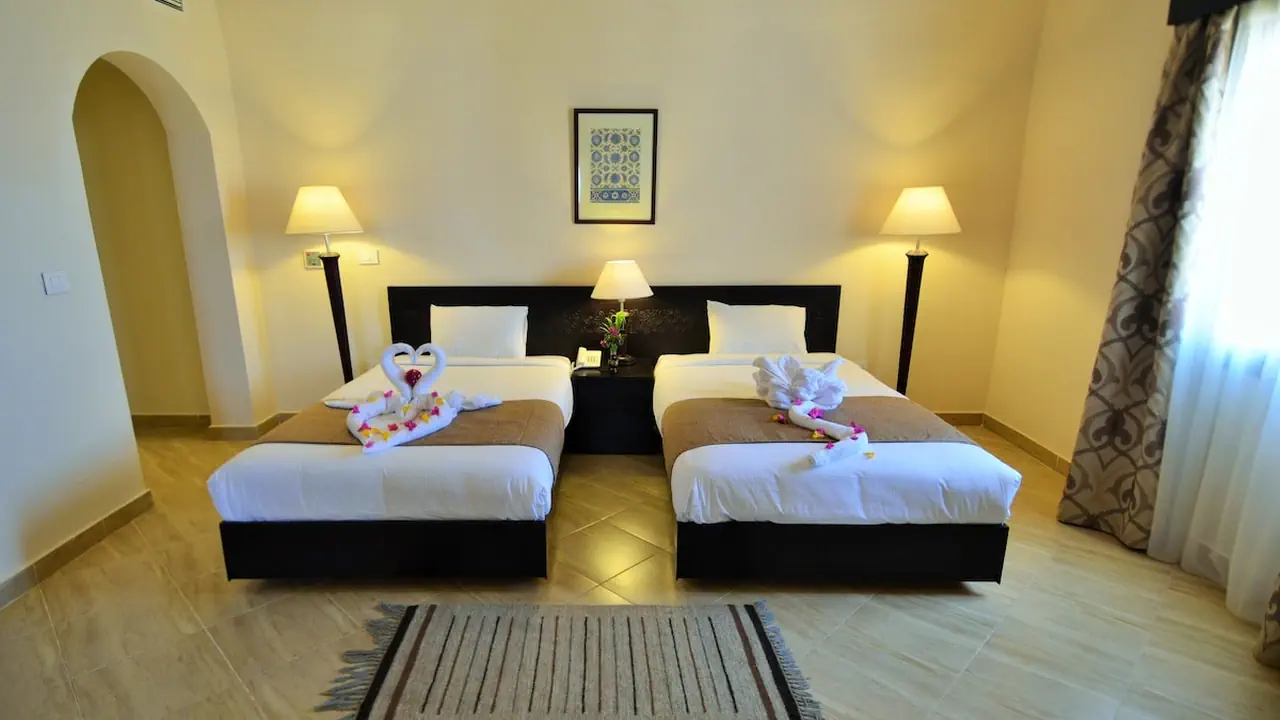 الفندق روحانو بيتش ريزورت - القصير